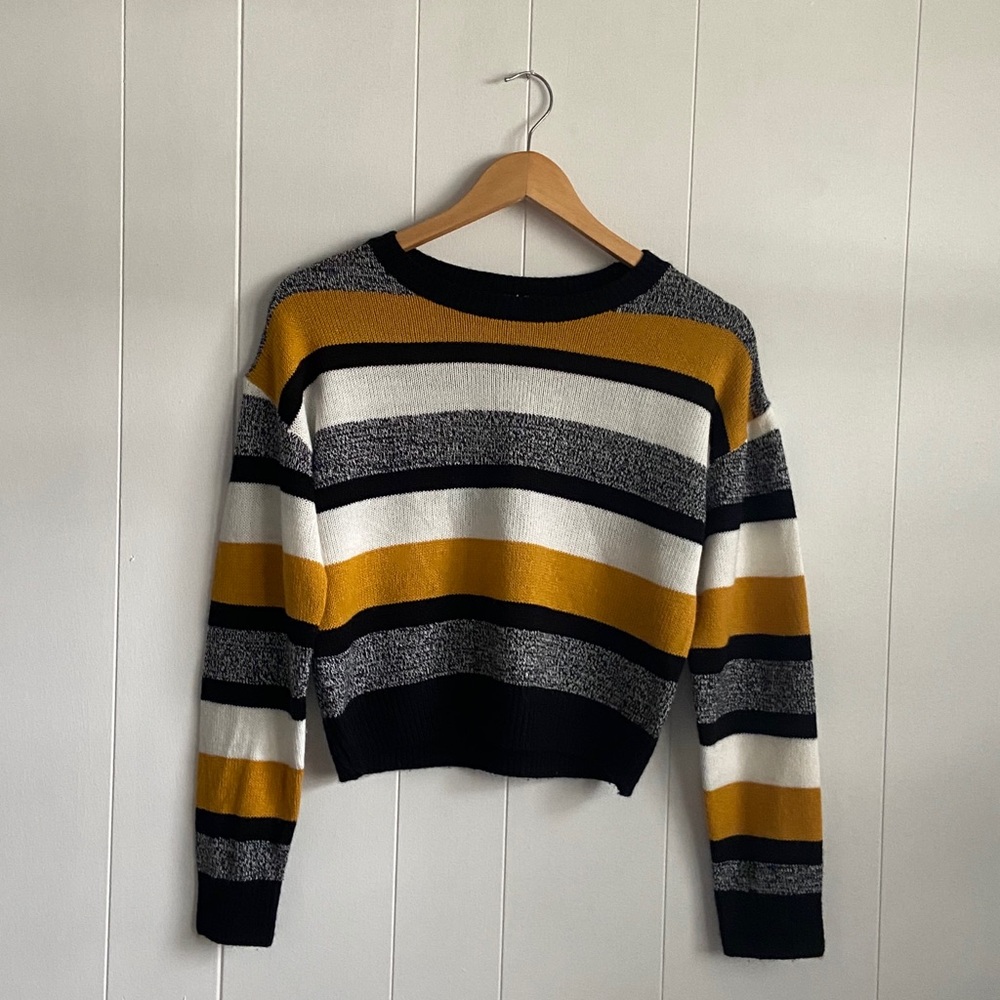 Cropped,yellow,grey and Black sweater Hardly worn.
